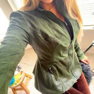 Alberto makali gorgeous green jacket with shiny snake accent